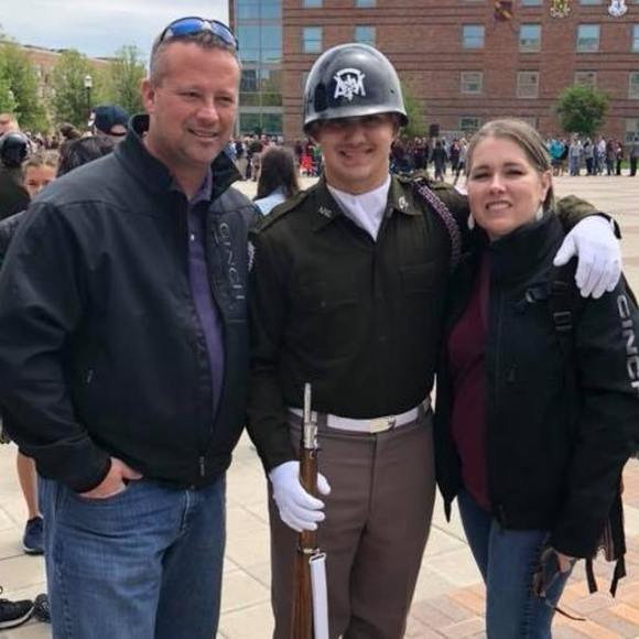 Meet your Posher, Christie - Picture 1 of 1